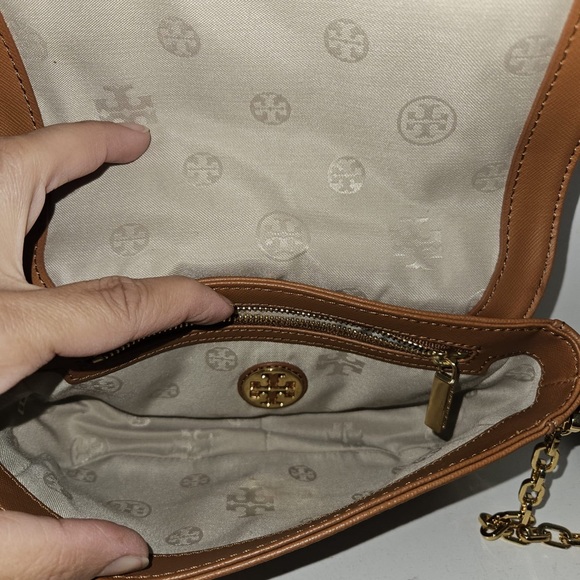 Tory burch British Tan Leather Crossbody bag ,top flap snap closure - Picture 8 of 11